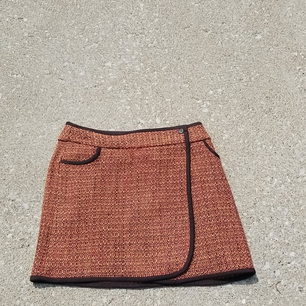 The limited wool skirt